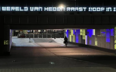 In the Footsteps of De Stijl , de Engelstalige versie van stadswandeling